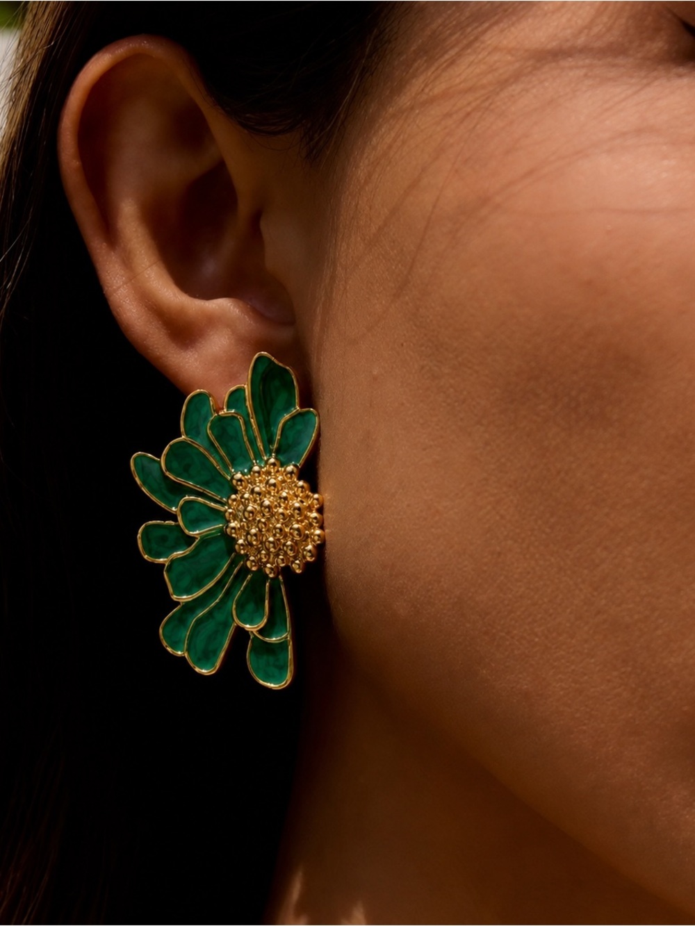 Zara Woldenight Green Enamel Floral Statement Earrings Gold Tone Flower NWOT